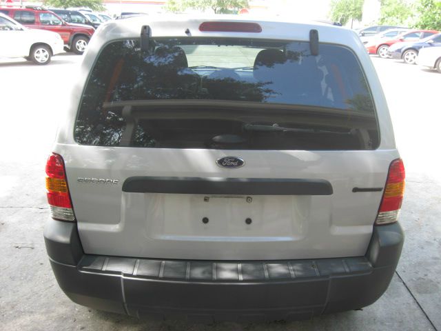 Ford Escape 2005 photo 1