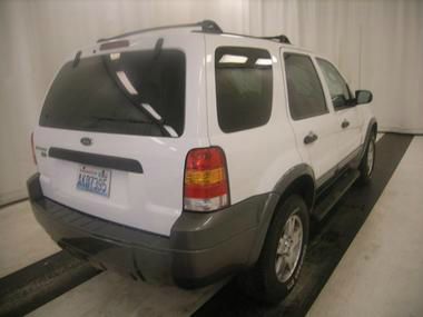 Ford Escape 2005 photo 2