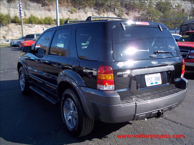 Ford Escape 2005 photo 2