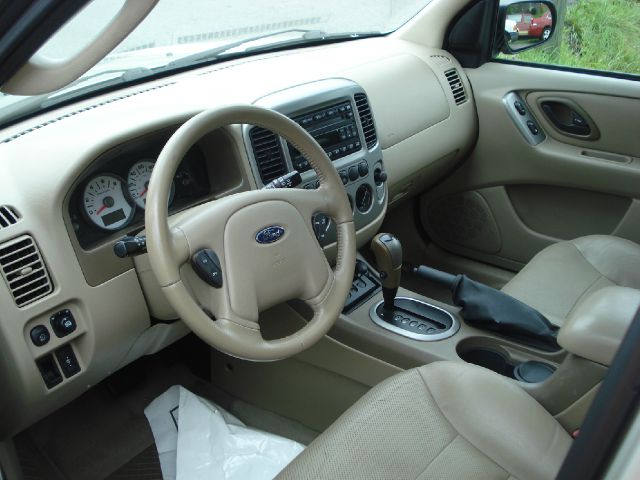 Ford Escape 2005 photo 4