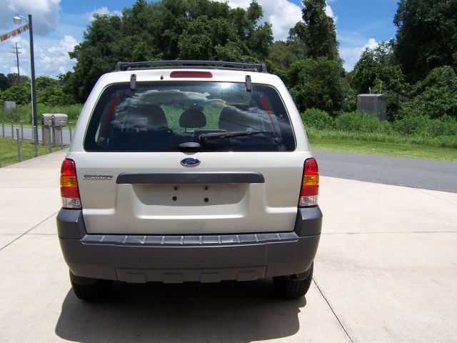 Ford Escape 2005 photo 1