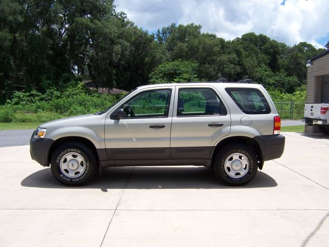 Ford Escape 2005 photo 2