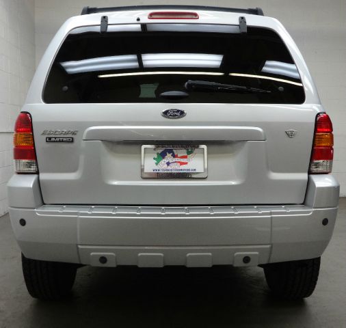 Ford Escape 2005 photo 2