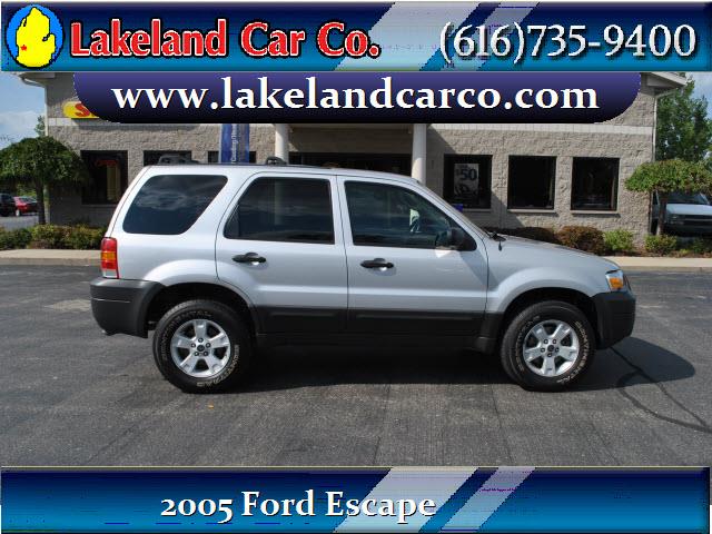 Ford Escape 2005 photo 2