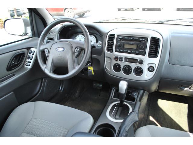 Ford Escape 2005 photo 4