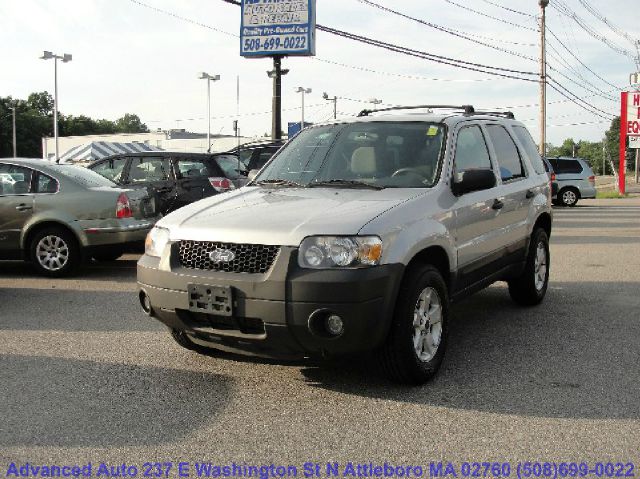 Ford Escape 15 SUV