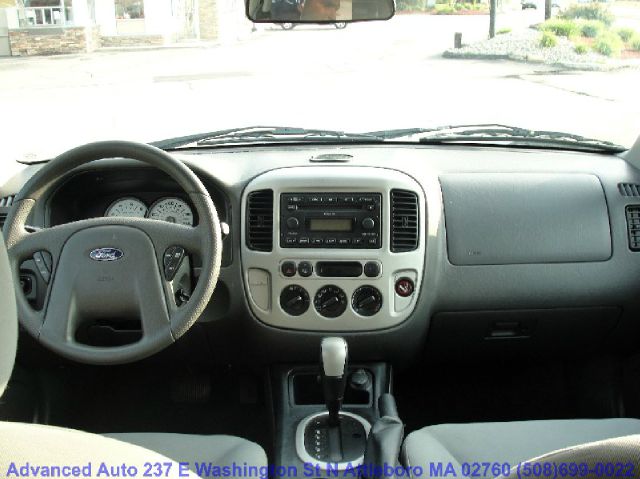 Ford Escape 2005 photo 3