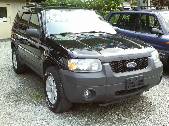 Ford Escape 2005 photo 1