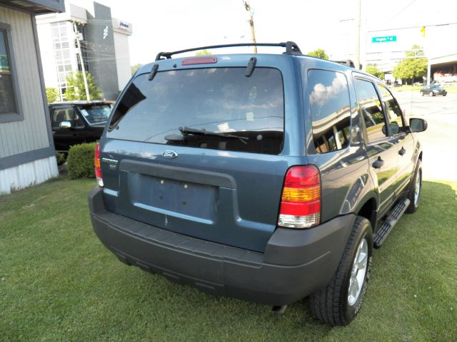 Ford Escape 2005 photo 18