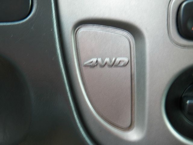 Ford Escape 2005 photo 2