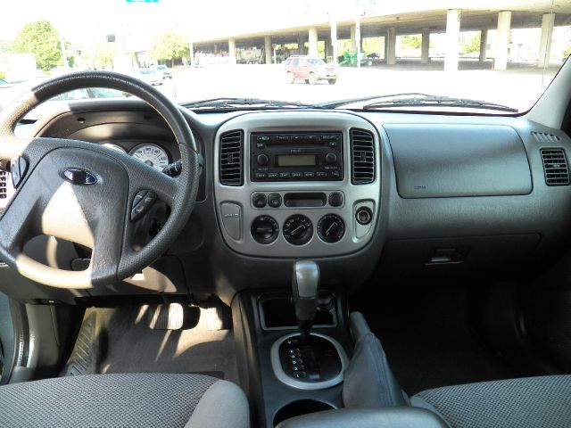 Ford Escape 2005 photo 7