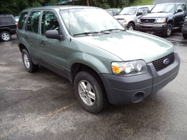 Ford Escape 2005 photo 1