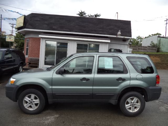 Ford Escape 2005 photo 2