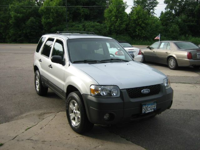 Ford Escape 2005 photo 2