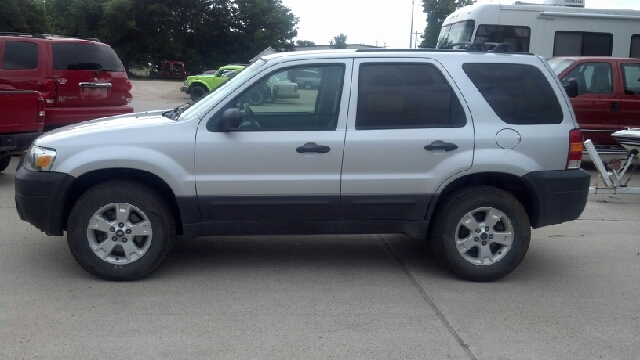 Ford Escape 2005 photo 2