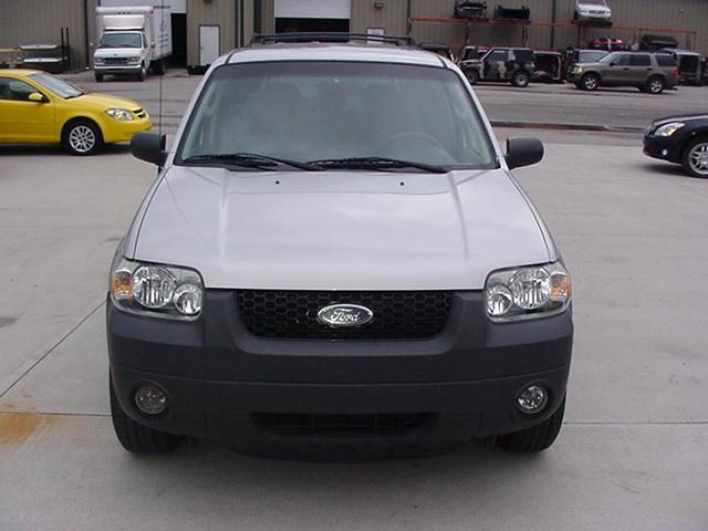 Ford Escape 2005 photo 1