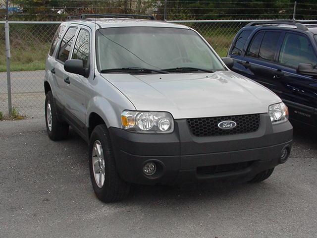 Ford Escape 2005 photo 2