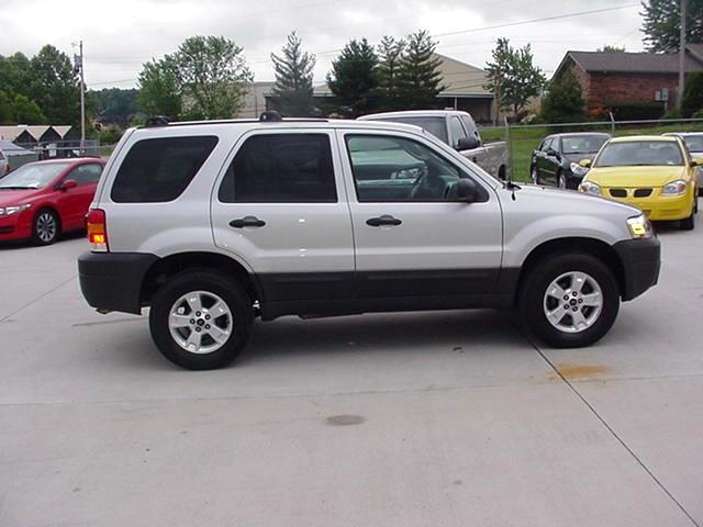 Ford Escape 2005 photo 3