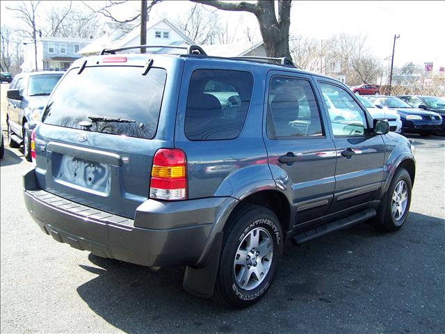 Ford Escape 2005 photo 2