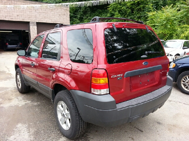 Ford Escape 2005 photo 1