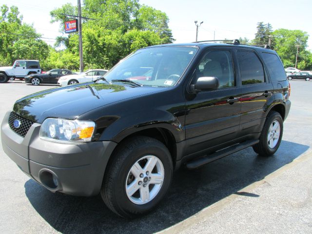 Ford Escape 2005 photo 1