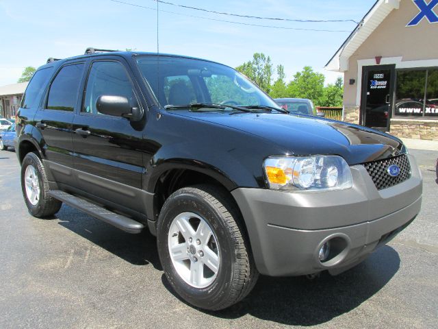 Ford Escape 2005 photo 2