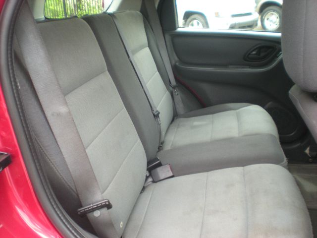 Ford Escape 2005 photo 1