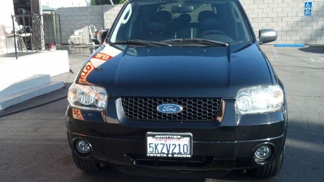 Ford Escape 2005 photo 2