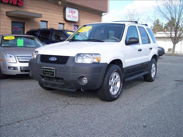 Ford Escape 2005 photo 1