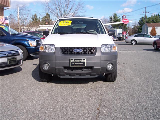 Ford Escape 2005 photo 2