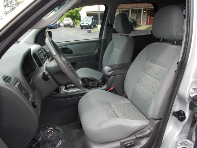 Ford Escape 2005 photo 17