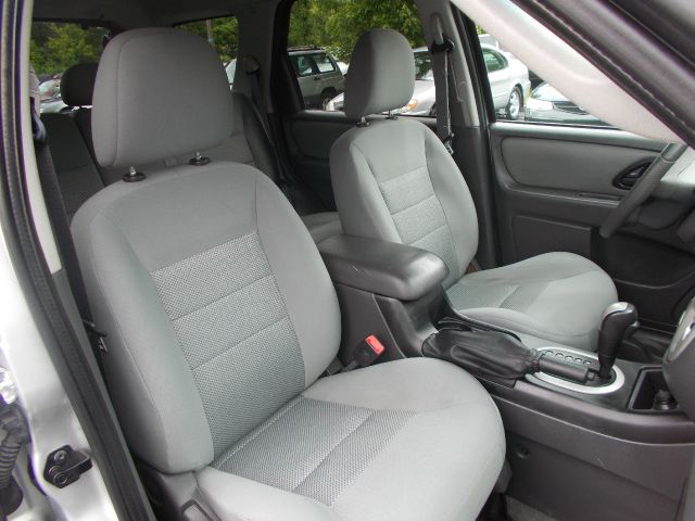 Ford Escape 2005 photo 23