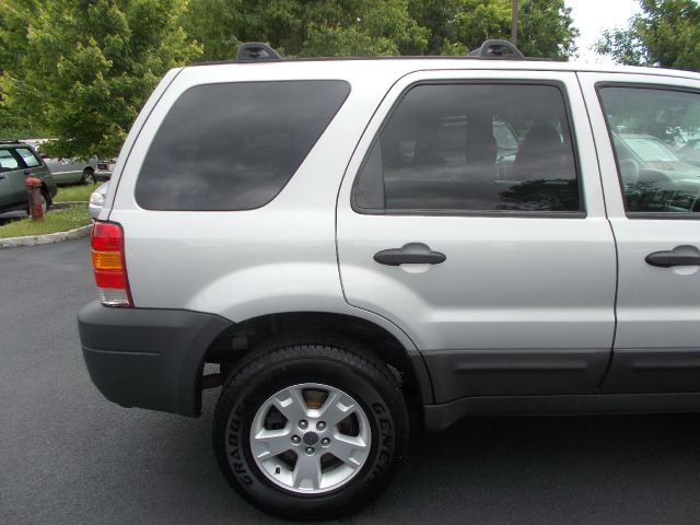 Ford Escape 2005 photo 3