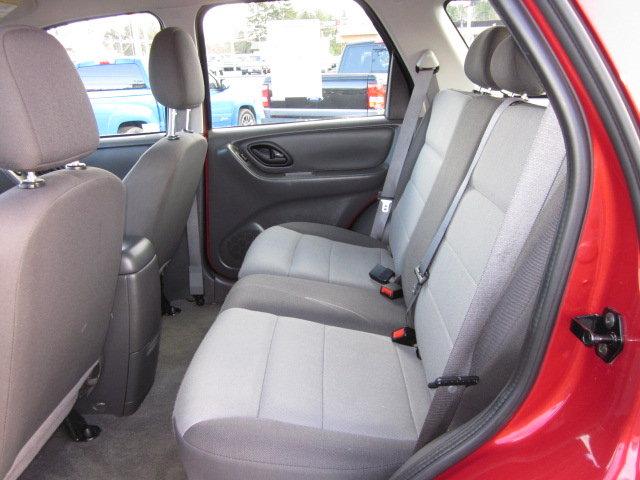 Ford Escape 2005 photo 3