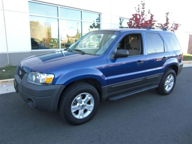 Ford Escape 2005 photo 2