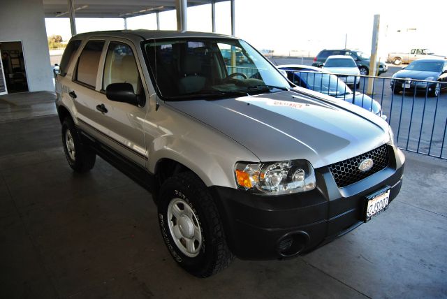 Ford Escape 2005 photo 1