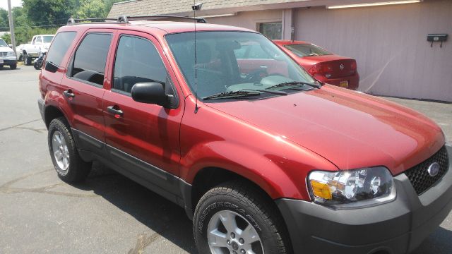 Ford Escape 2005 photo 2