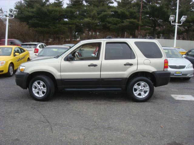 Ford Escape 2005 photo 1