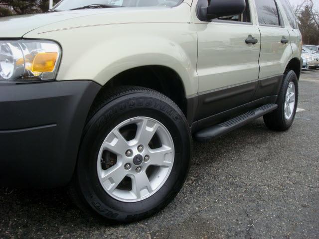 Ford Escape 2005 photo 3