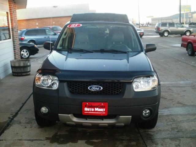 Ford Escape 2005 photo 2