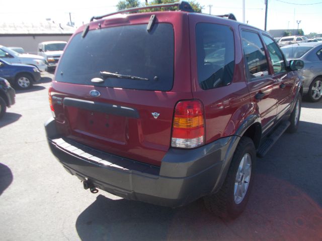 Ford Escape 2005 photo 1