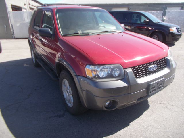 Ford Escape 2005 photo 2