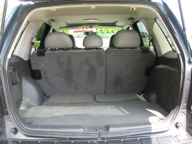 Ford Escape 2005 photo 1