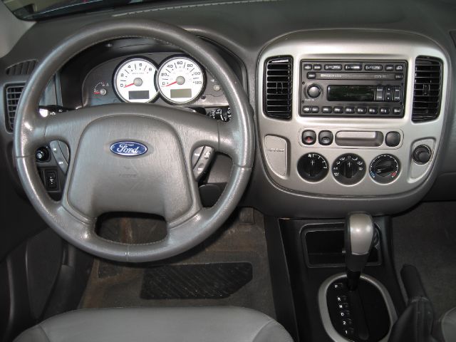 Ford Escape 2005 photo 13