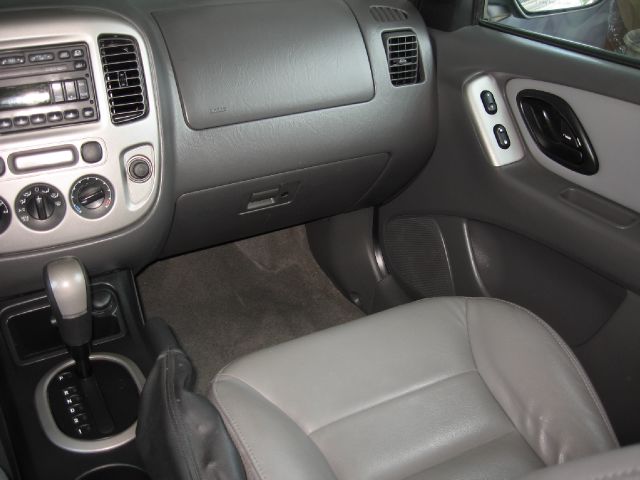 Ford Escape 2005 photo 14