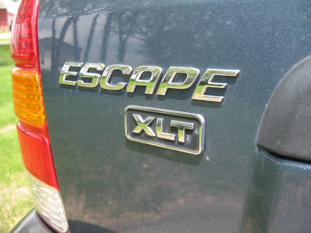 Ford Escape 2005 photo 23