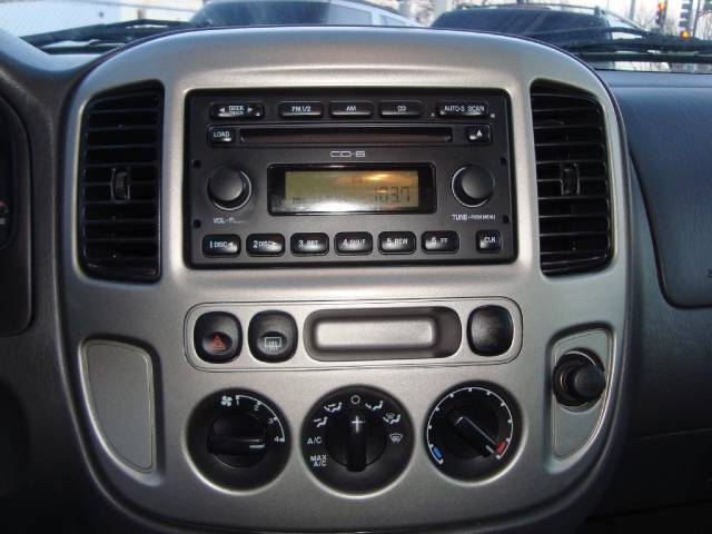 Ford Escape 2005 photo 1