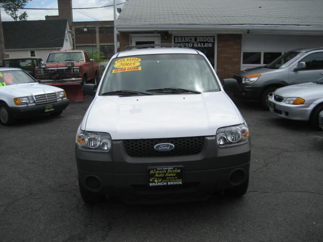 Ford Escape 2005 photo 1