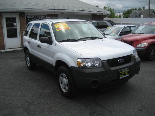 Ford Escape 2005 photo 2