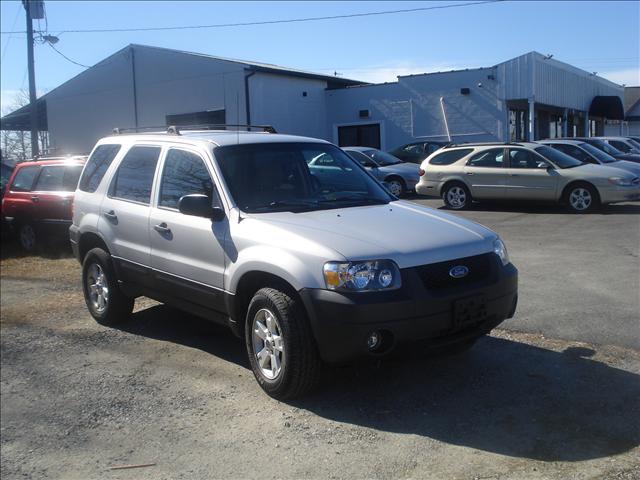 Ford Escape 2005 photo 2